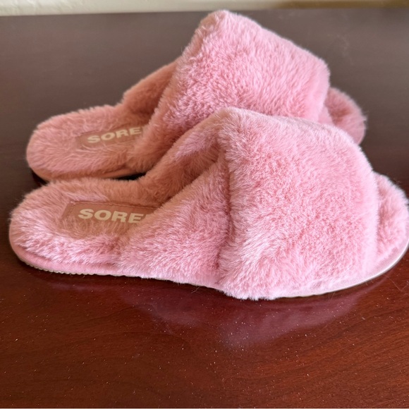 Sorel Pink Fuzzy Slippers - Picture 2 of 5